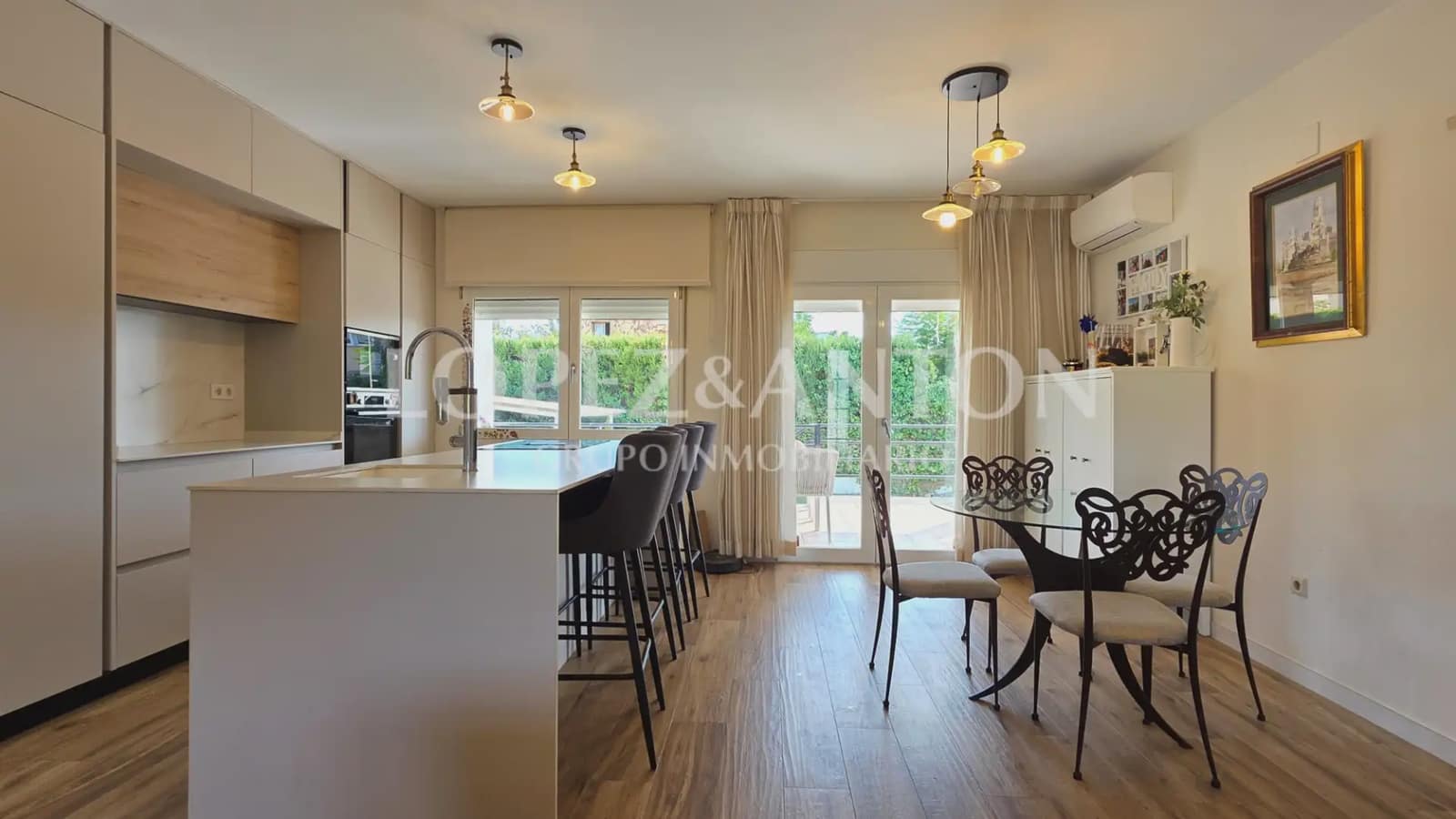 Chalet de 4 habitaciones en L'Eliana en venta con piscina garaje - 590.000 € (Ref: 10078800)