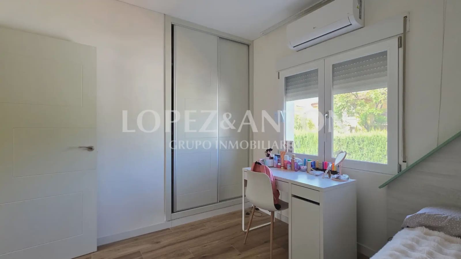 Chalet de 4 habitaciones en L'Eliana en venta con piscina garaje - 590.000 € (Ref: 10078800)