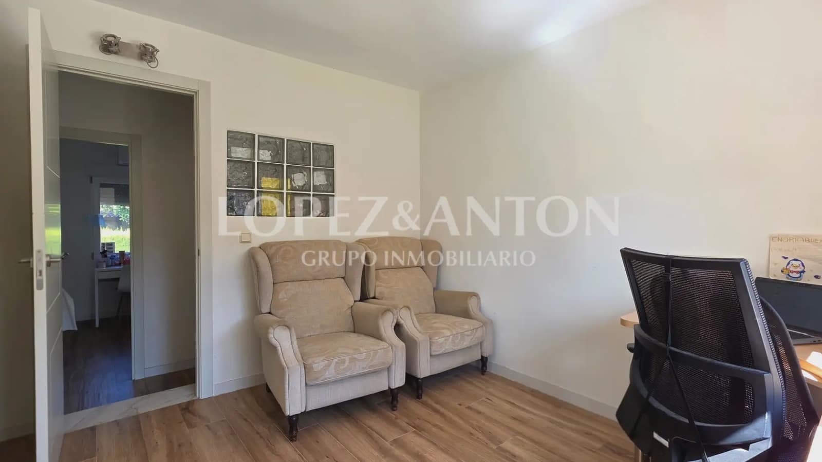 Chalet de 4 habitaciones en L'Eliana en venta con piscina garaje - 590.000 € (Ref: 10078800)