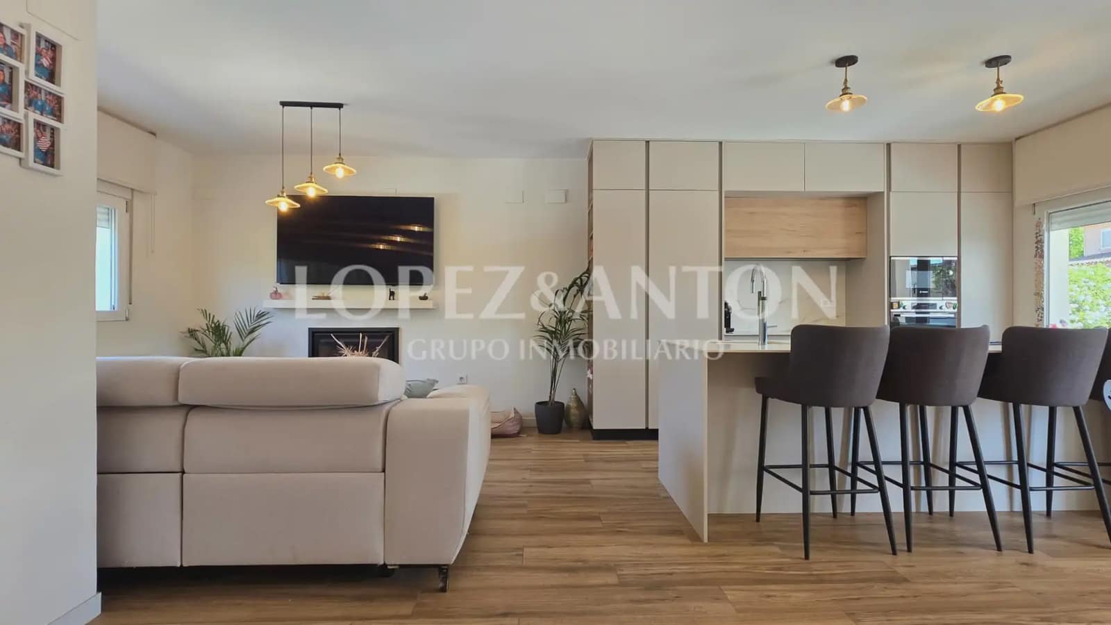 Chalet de 4 habitaciones en L'Eliana en venta con piscina garaje - 590.000 € (Ref: 10078800)