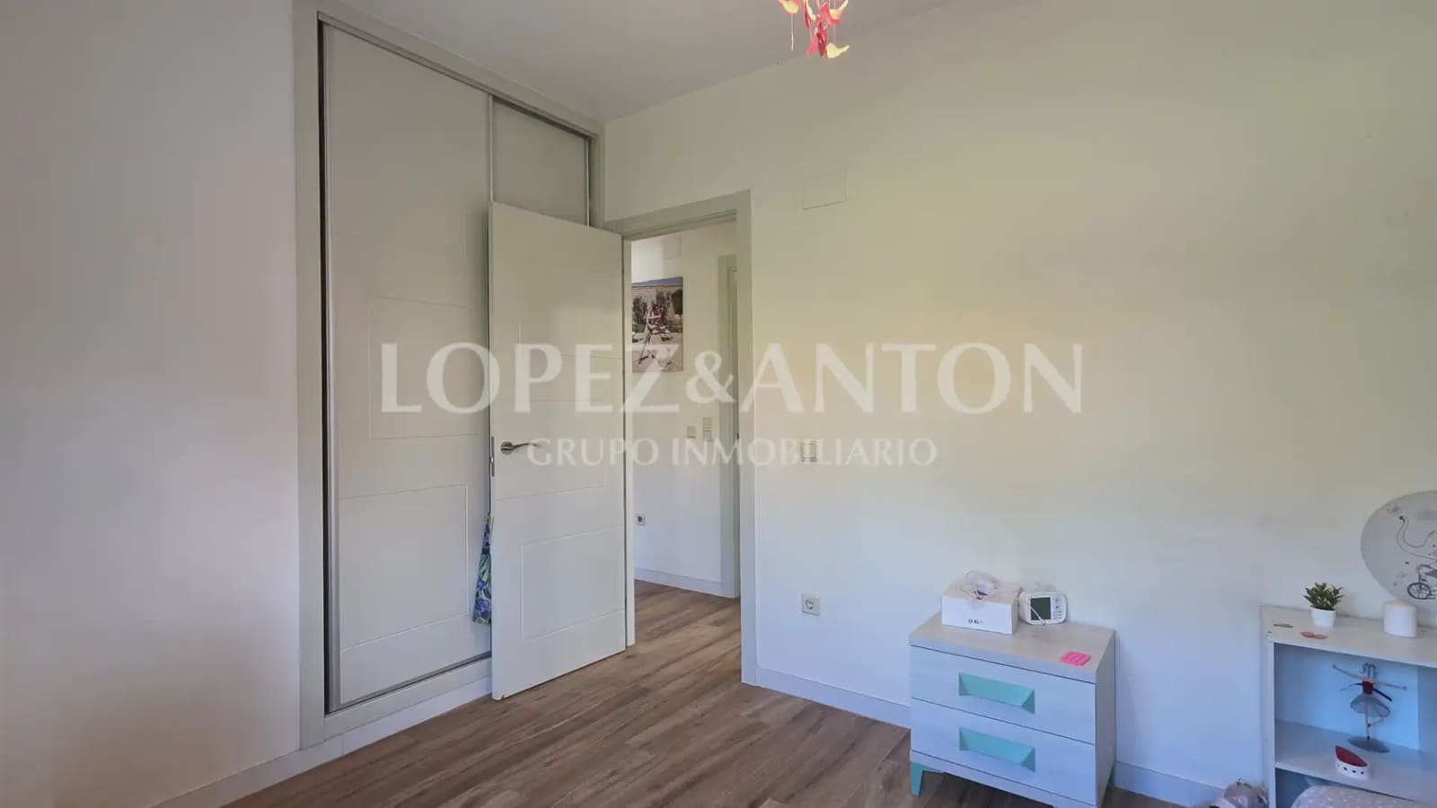 Chalet de 4 habitaciones en L'Eliana en venta con piscina garaje - 590.000 € (Ref: 10078800)