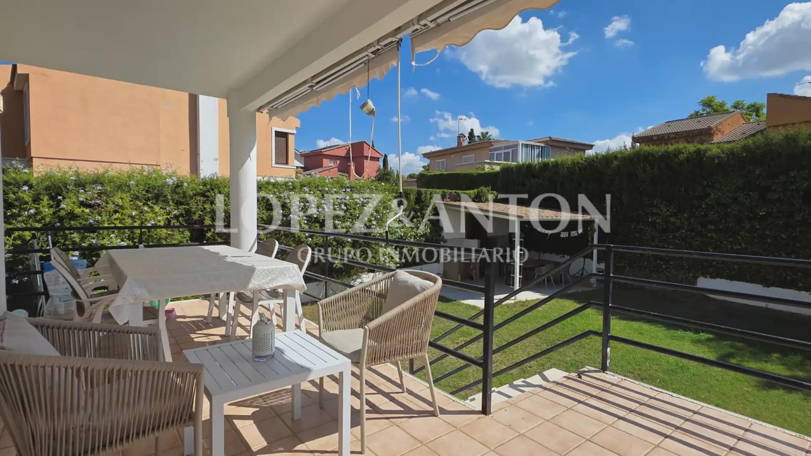 Chalet de 4 habitaciones en L'Eliana en venta con piscina garaje - 590.000 € (Ref: 10078800)