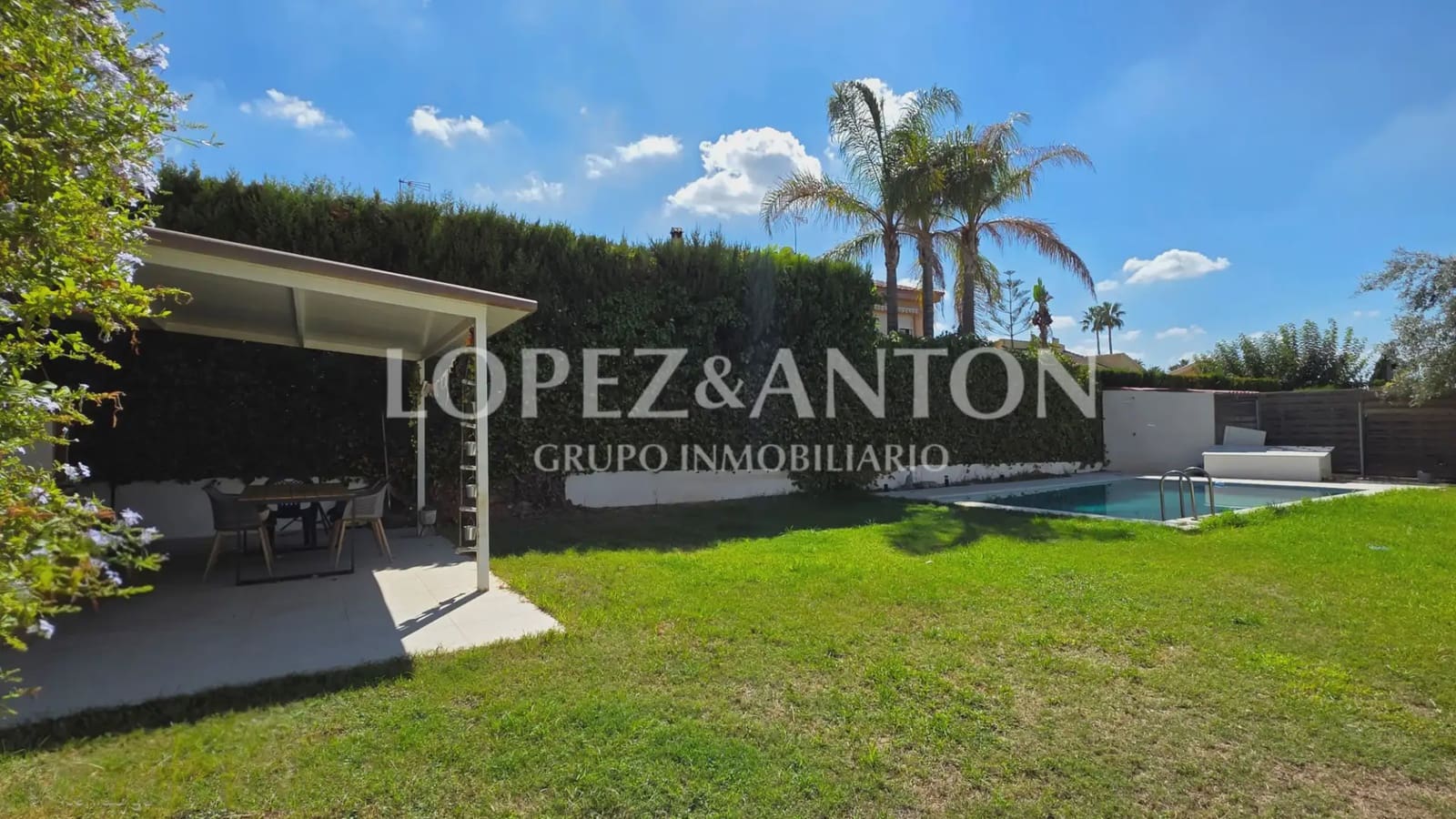 Chalet de 4 habitaciones en L'Eliana en venta con piscina garaje - 590.000 € (Ref: 10078800)