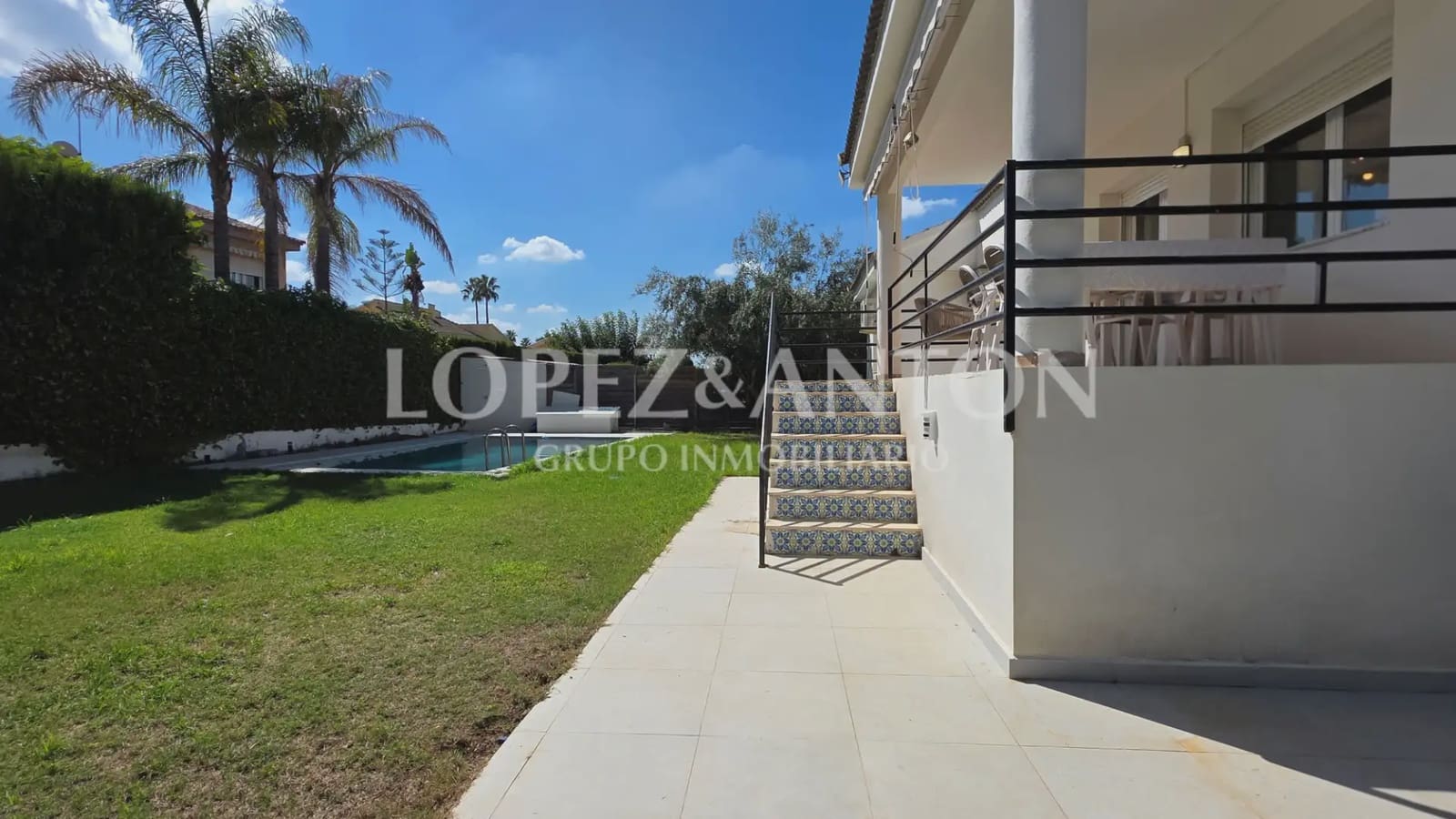 Chalet de 4 habitaciones en L'Eliana en venta con piscina garaje - 590.000 € (Ref: 10078800)