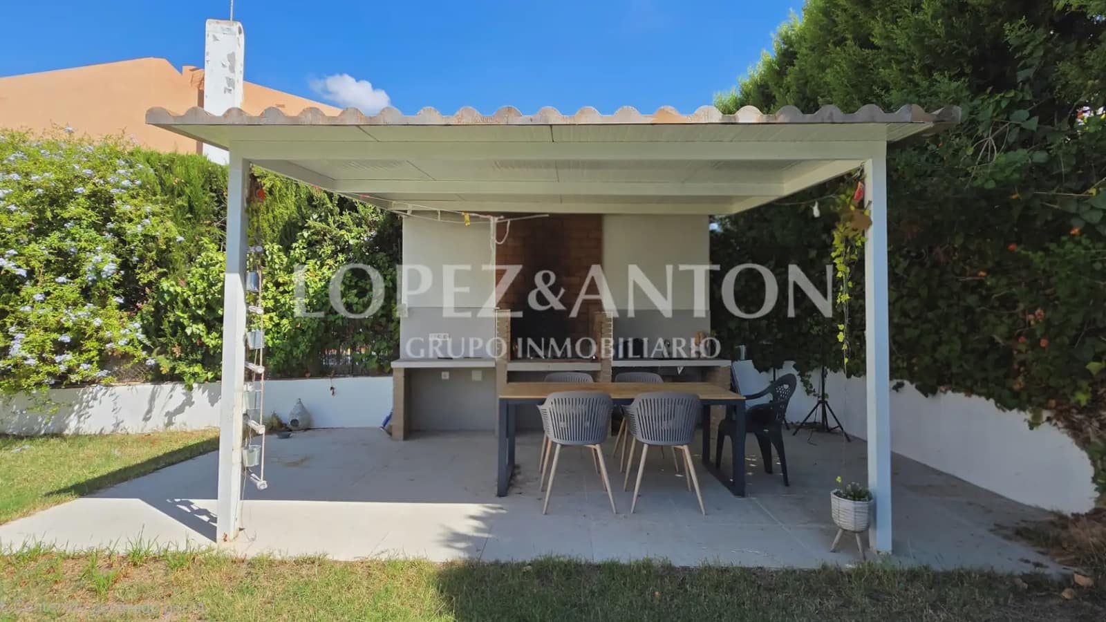 Chalet de 4 habitaciones en L'Eliana en venta con piscina garaje - 590.000 € (Ref: 10078800)