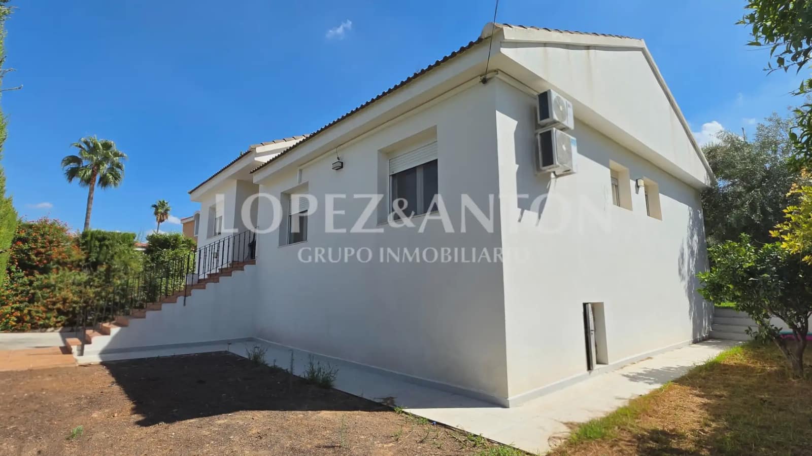 Chalet de 4 habitaciones en L'Eliana en venta con piscina garaje - 590.000 € (Ref: 10078800)