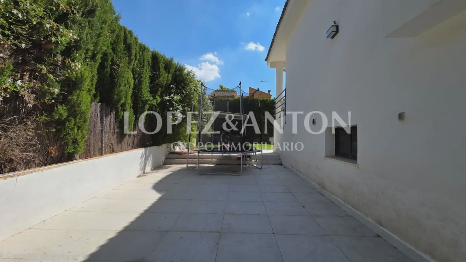 Chalet de 4 habitaciones en L'Eliana en venta con piscina garaje - 590.000 € (Ref: 10078800)