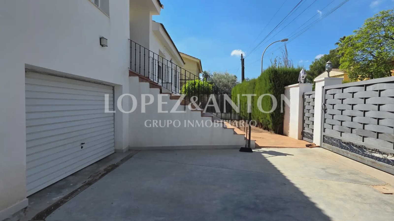 Chalet de 4 habitaciones en L'Eliana en venta con piscina garaje - 590.000 € (Ref: 10078800)
