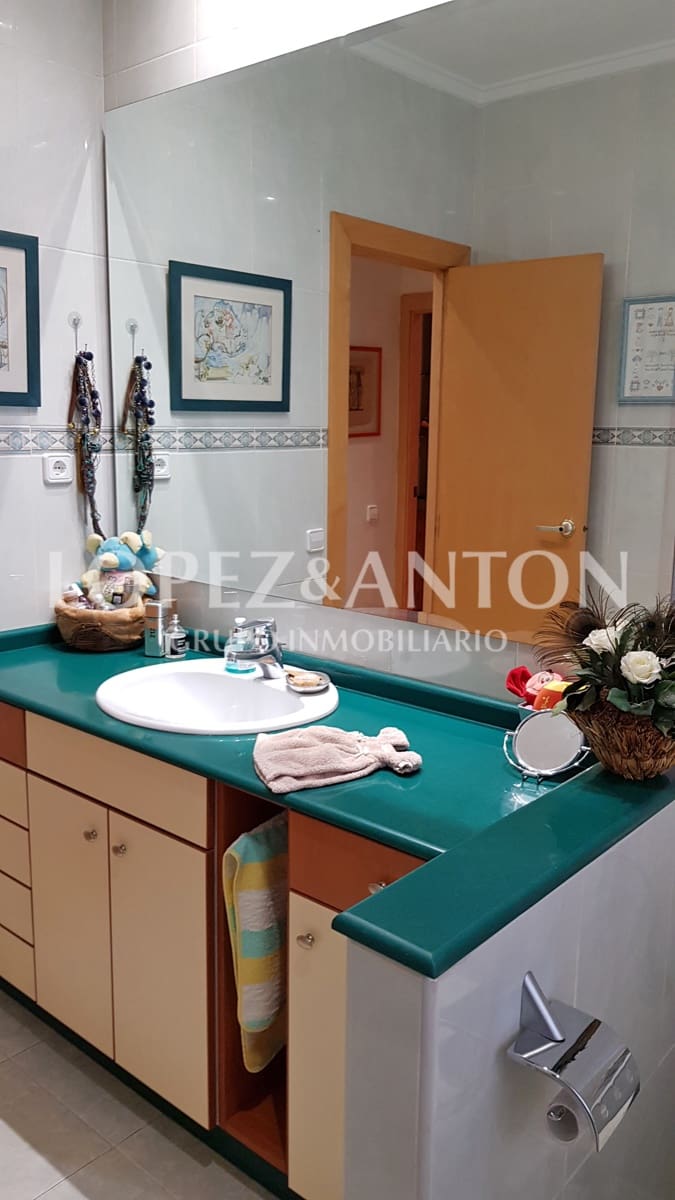 4 slaapkamer Villa te koop in L'Eliana met zwembad garage - € 715.000 (Ref: 10113464)