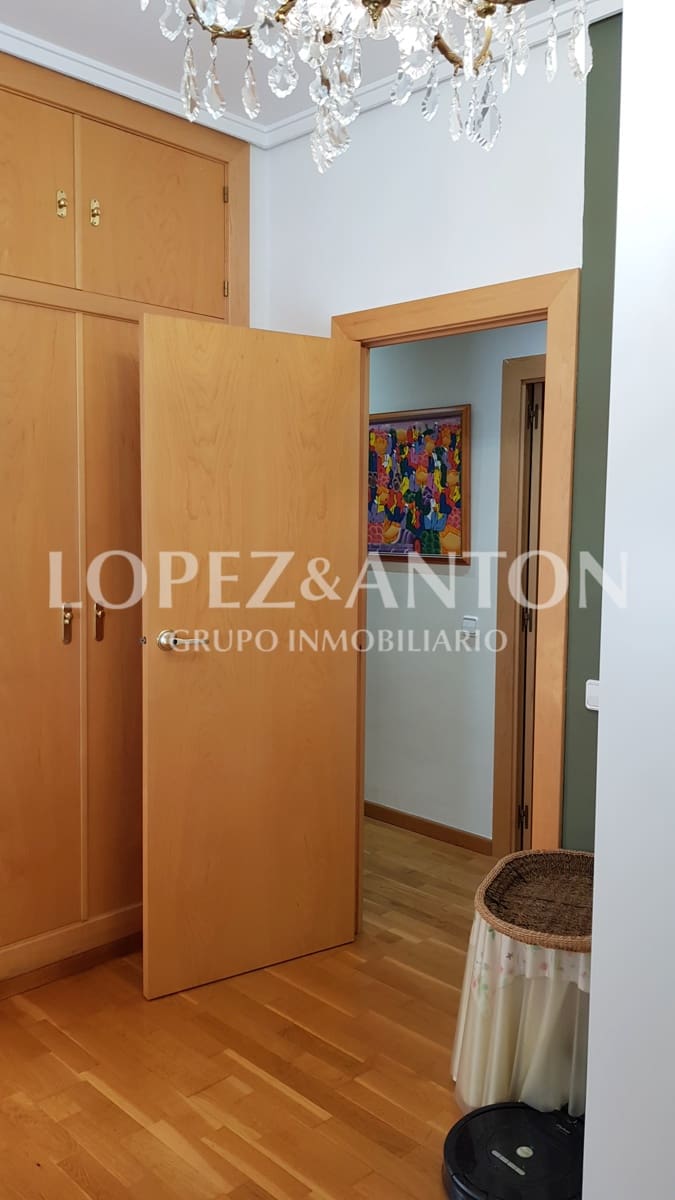 4 slaapkamer Villa te koop in L'Eliana met zwembad garage - € 715.000 (Ref: 10113464)