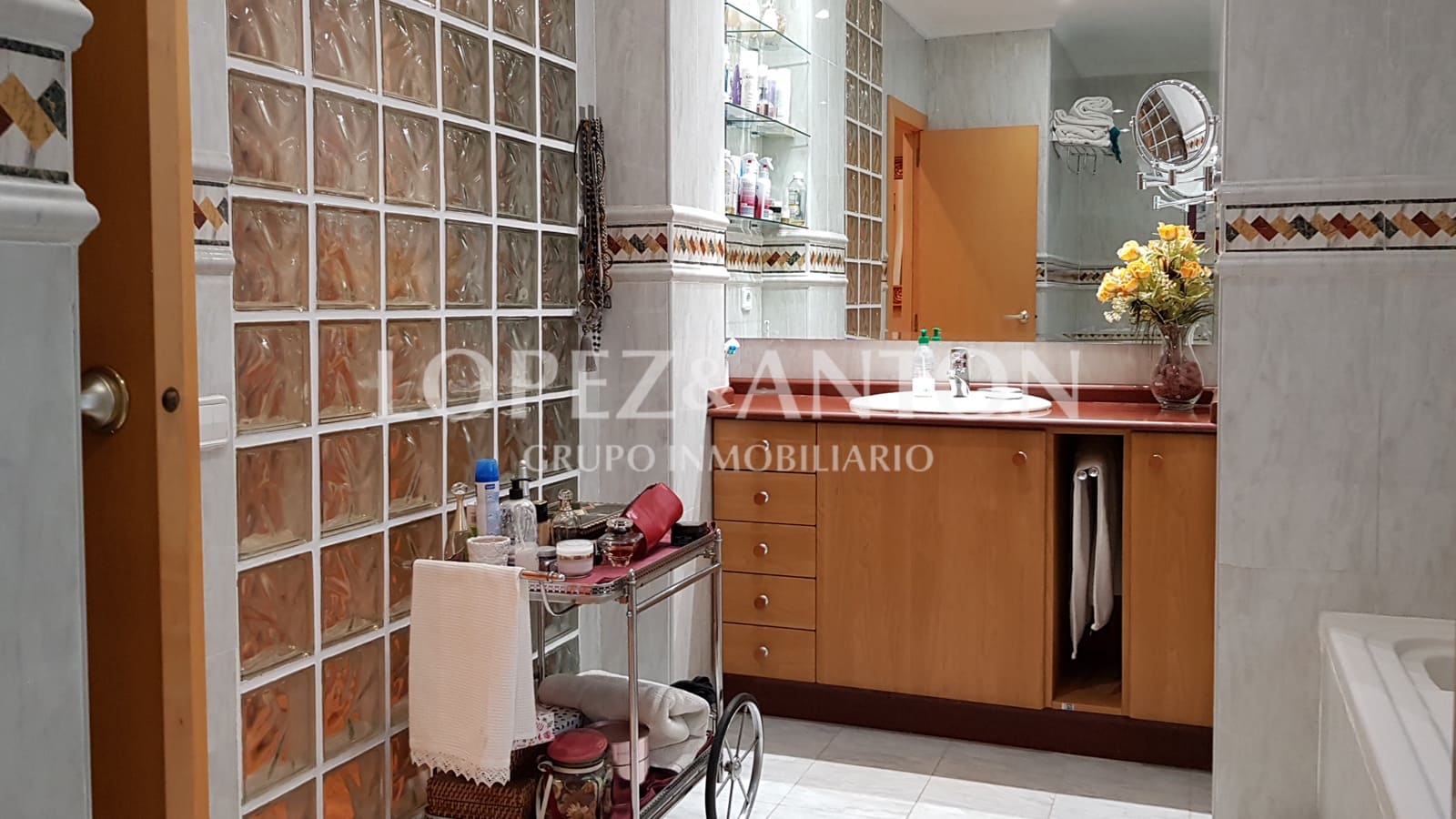 4 slaapkamer Villa te koop in L'Eliana met zwembad garage - € 715.000 (Ref: 10113464)