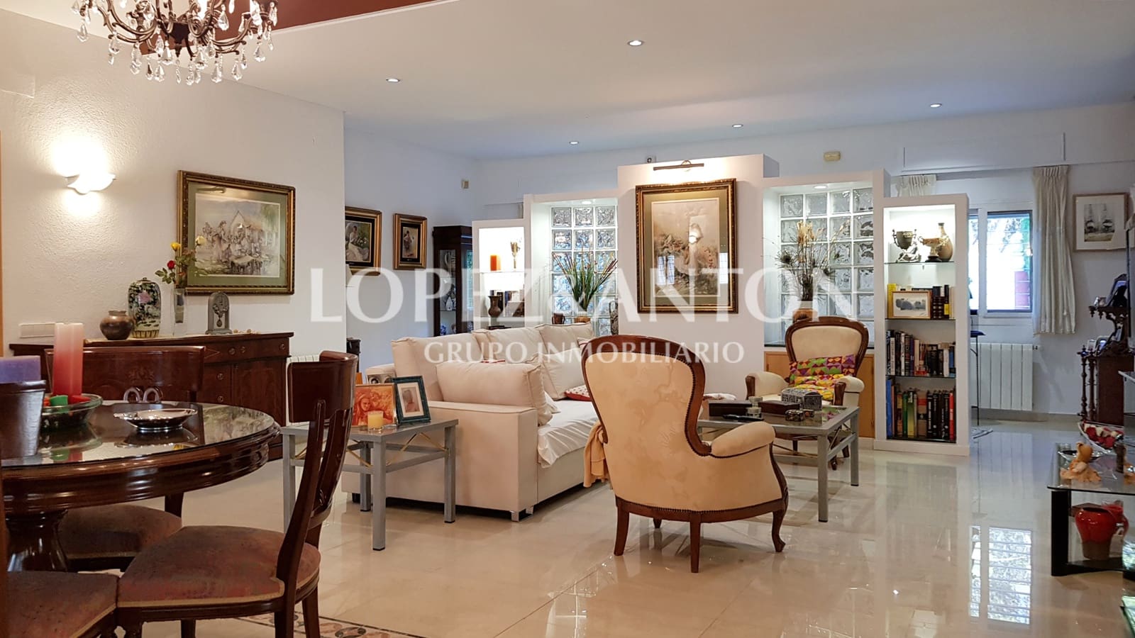 4 slaapkamer Villa te koop in L'Eliana met zwembad garage - € 715.000 (Ref: 10113464)