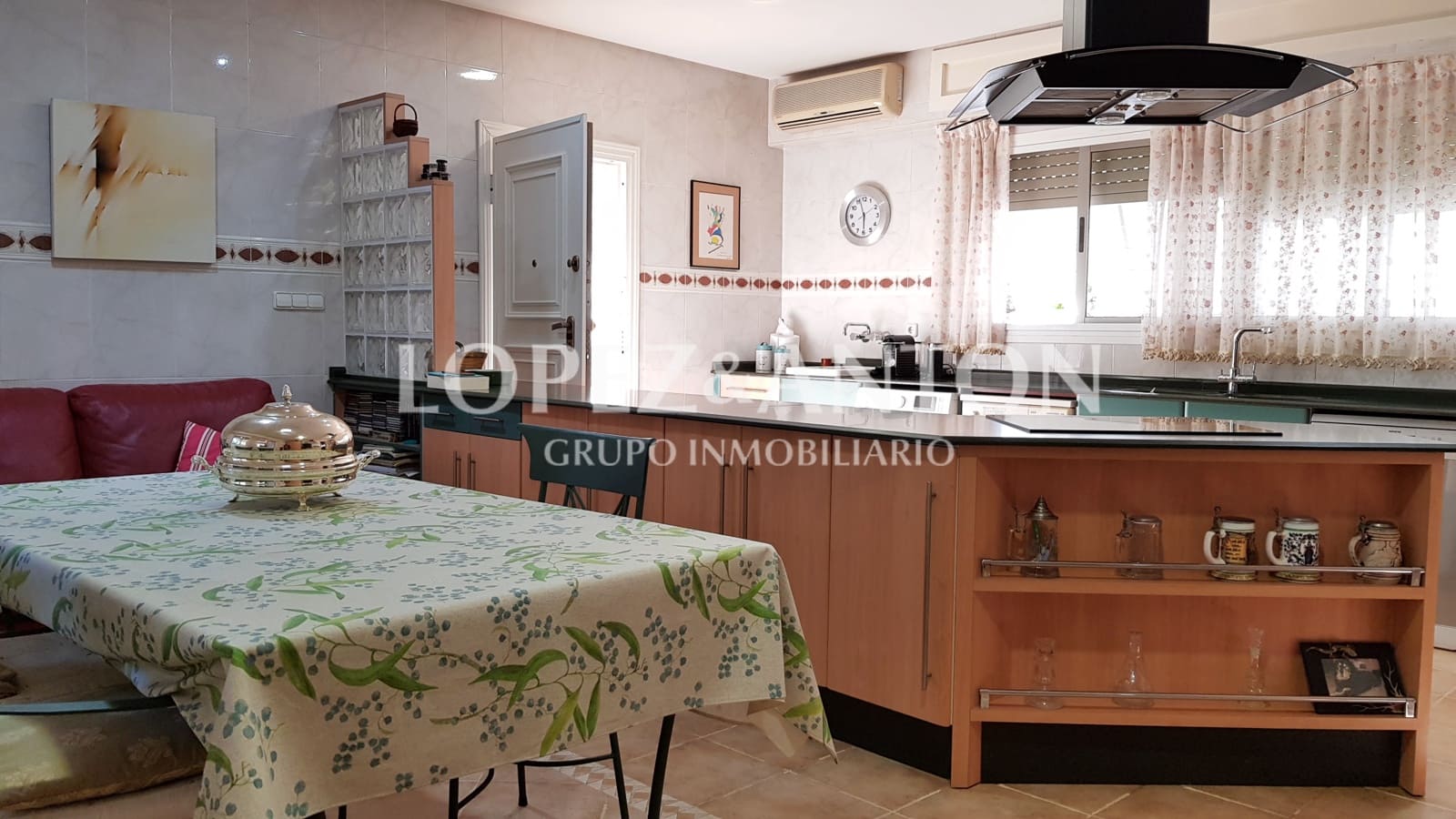 4 slaapkamer Villa te koop in L'Eliana met zwembad garage - € 715.000 (Ref: 10113464)