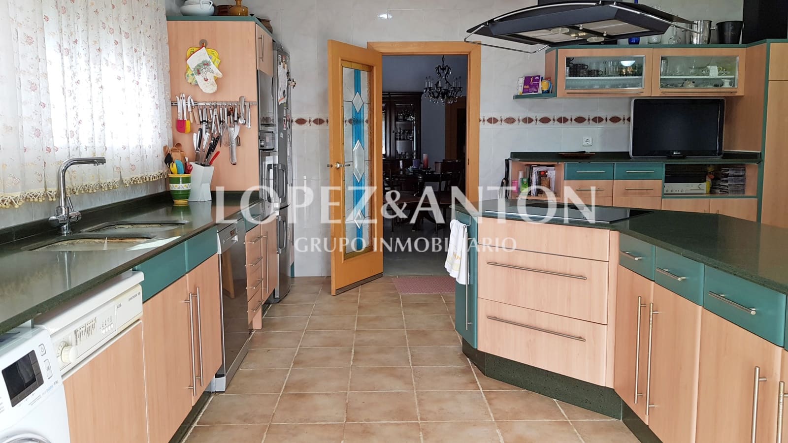 4 slaapkamer Villa te koop in L'Eliana met zwembad garage - € 715.000 (Ref: 10113464)