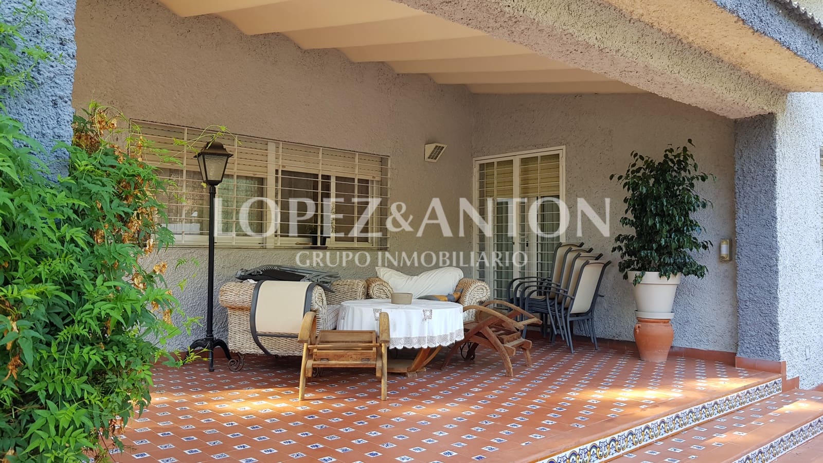 4 slaapkamer Villa te koop in L'Eliana met zwembad garage - € 715.000 (Ref: 10113464)