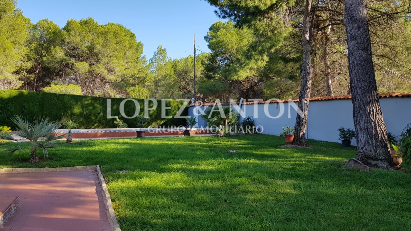 4 slaapkamer Villa te koop in L'Eliana met zwembad garage - € 715.000 (Ref: 10113464)