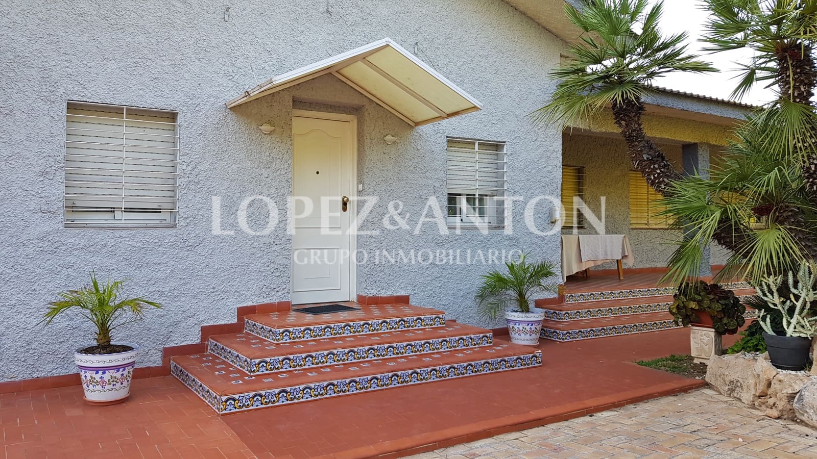 4 slaapkamer Villa te koop in L'Eliana met zwembad garage - € 715.000 (Ref: 10113464)