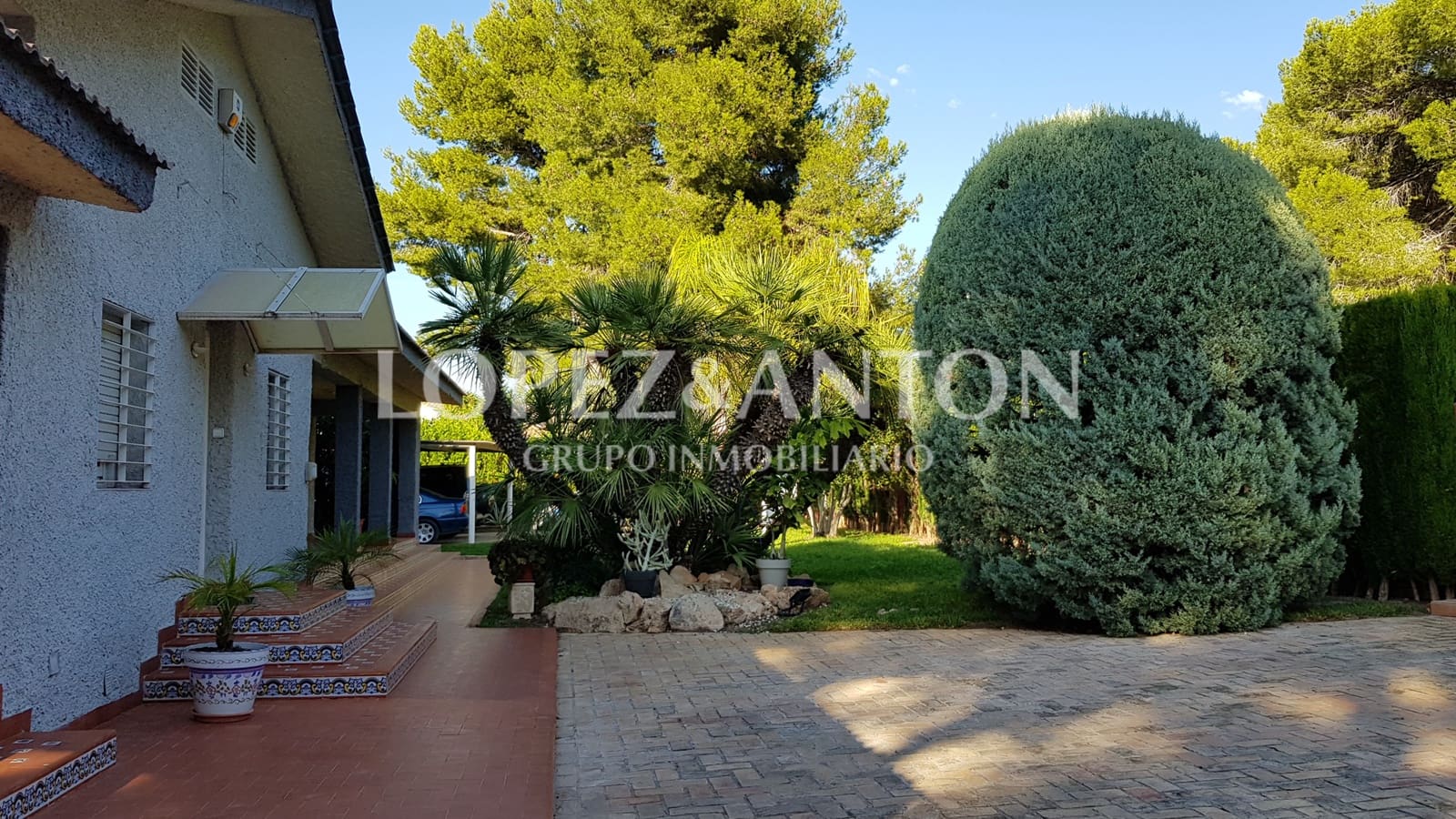 4 slaapkamer Villa te koop in L'Eliana met zwembad garage - € 715.000 (Ref: 10113464)