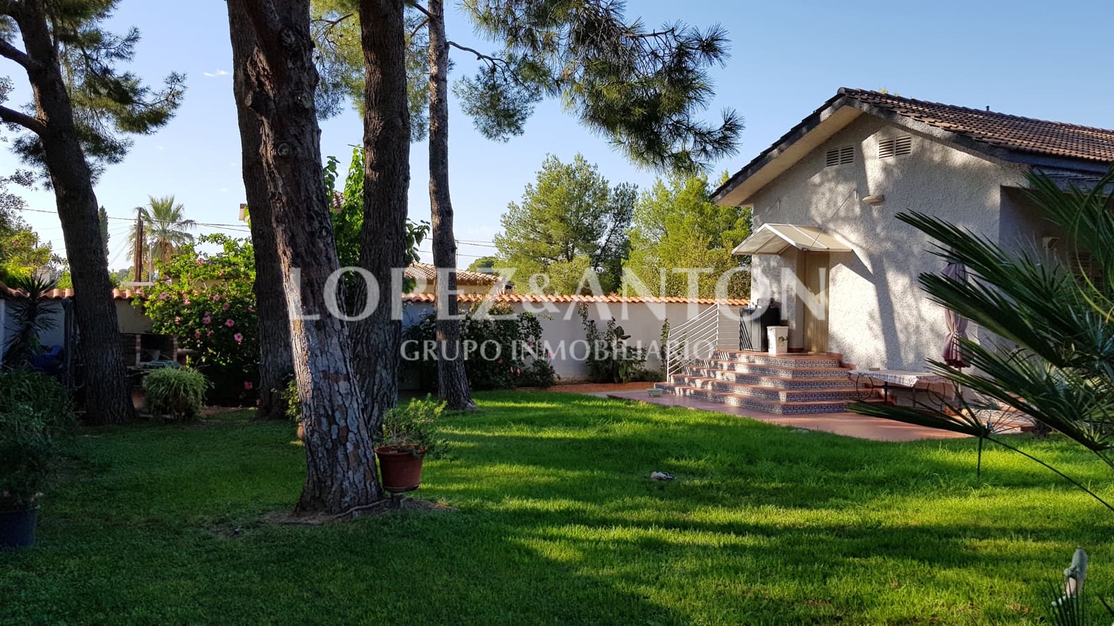 4 slaapkamer Villa te koop in L'Eliana met zwembad garage - € 715.000 (Ref: 10113464)