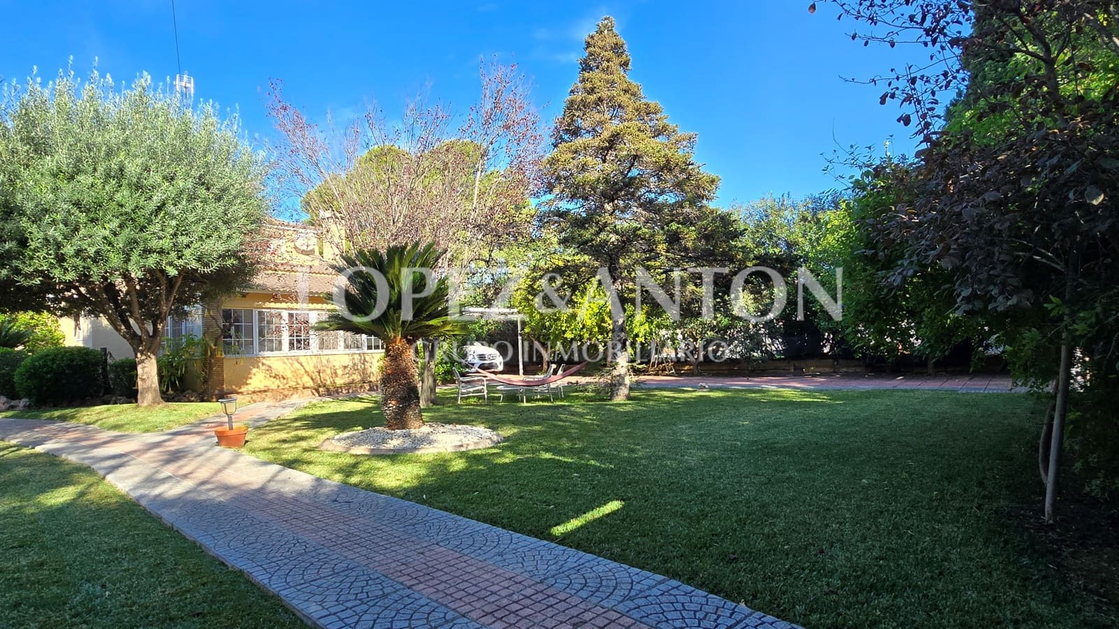 5 bedroom Villa for sale in L'Eliana with pool garage - € 765,000 (Ref: 10172875)