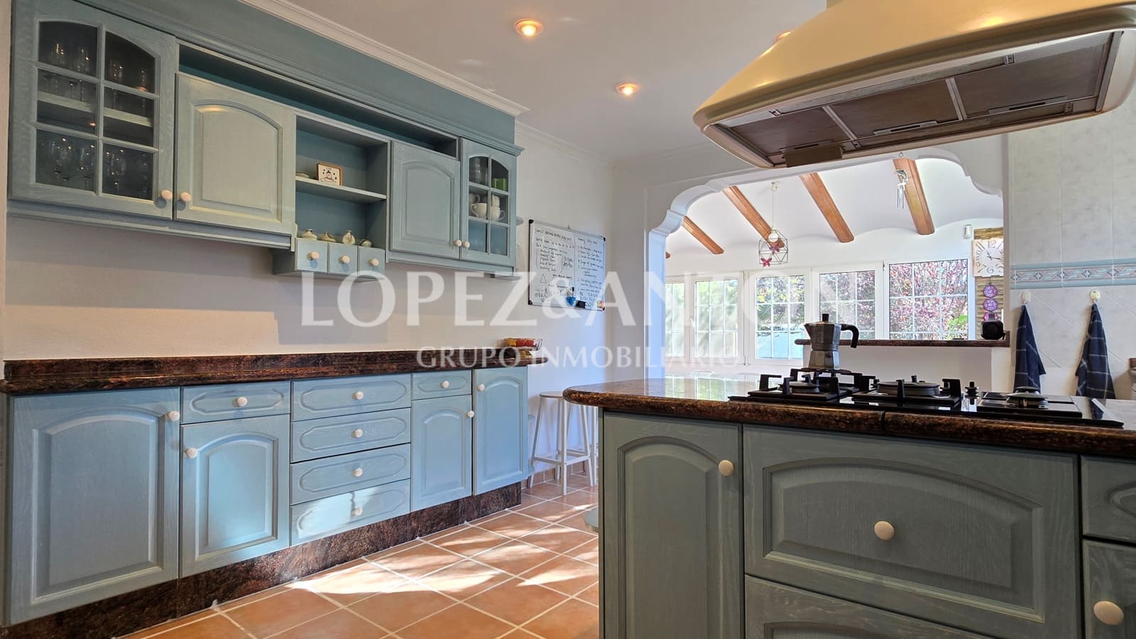 5 bedroom Villa for sale in L'Eliana with pool garage - € 765,000 (Ref: 10172875)
