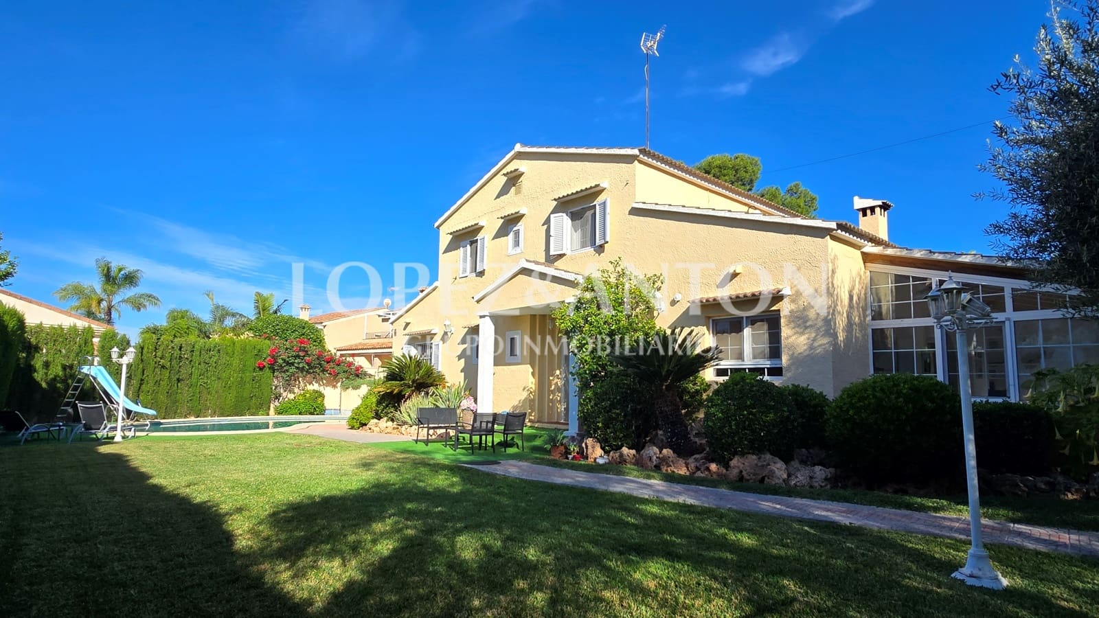 5 bedroom Villa for sale in L'Eliana with pool garage - € 765,000 (Ref: 10172875)