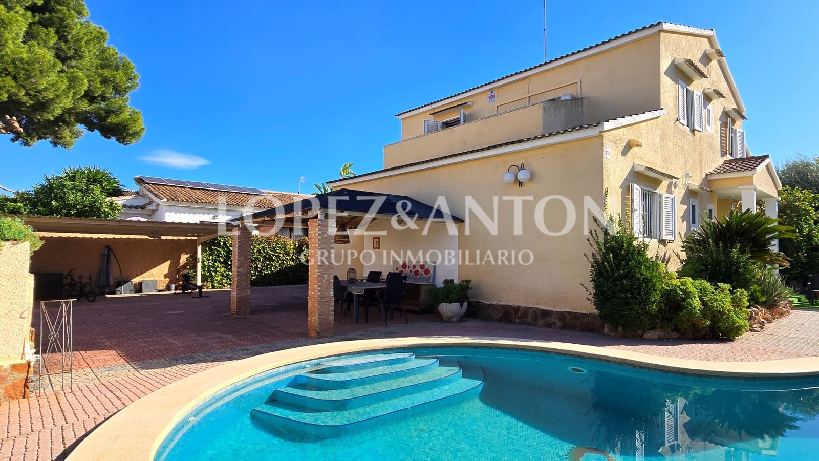 5 bedroom Villa for sale in L'Eliana with pool garage - € 765,000 (Ref: 10172875)