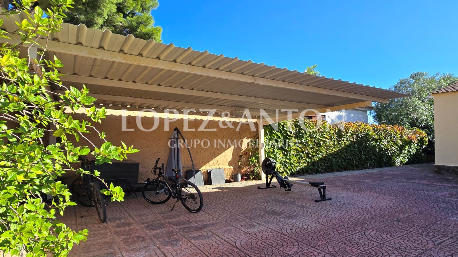 5 bedroom Villa for sale in L'Eliana with pool garage - € 765,000 (Ref: 10172875)