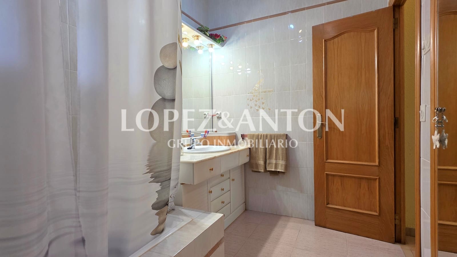 3 soveværelse Villa til salg i L'Eliana med swimmingpool garage - € 890.000 (Ref: 10175508)