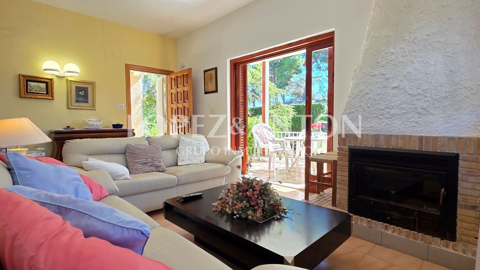 3 soveværelse Villa til salg i L'Eliana med swimmingpool garage - € 890.000 (Ref: 10175508)