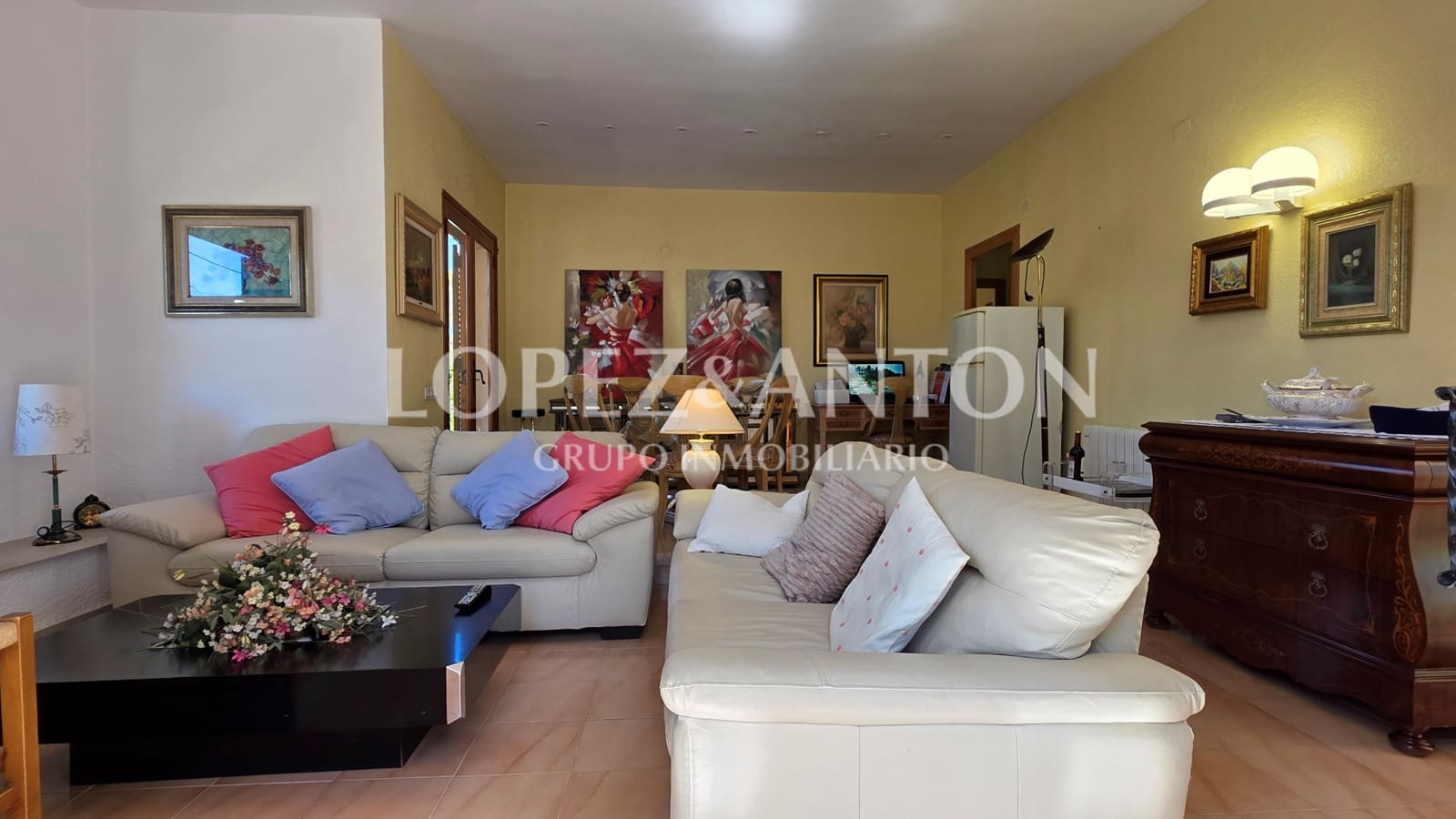 3 soveværelse Villa til salg i L'Eliana med swimmingpool garage - € 890.000 (Ref: 10175508)