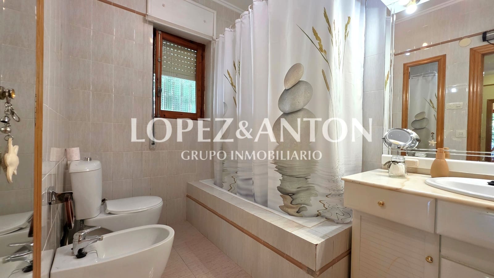 3 soveværelse Villa til salg i L'Eliana med swimmingpool garage - € 890.000 (Ref: 10175508)