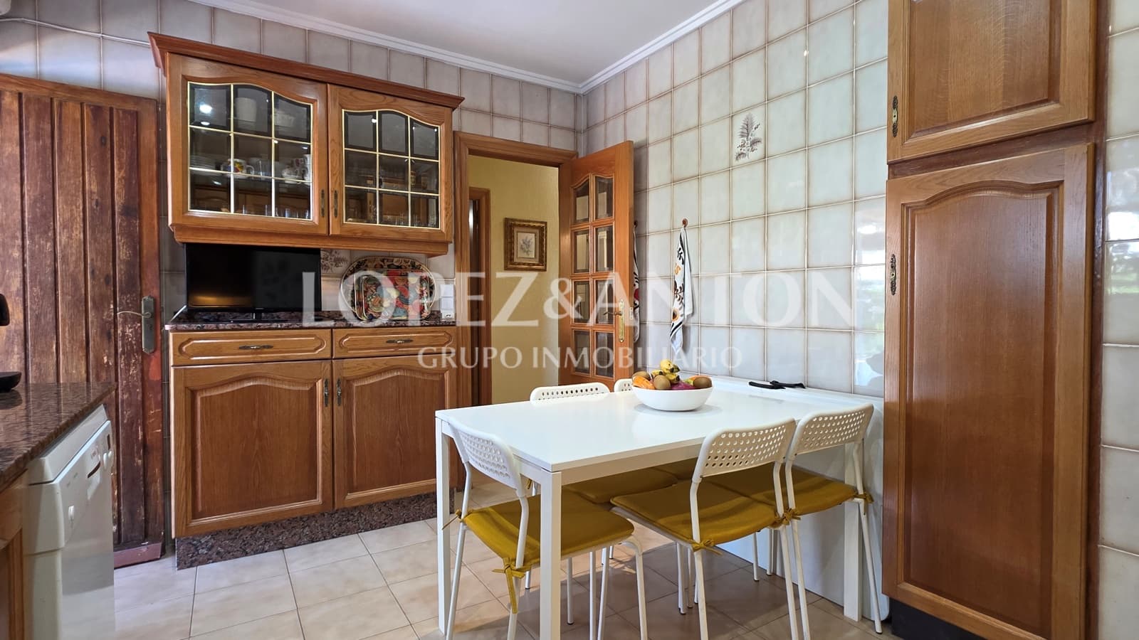 3 soveværelse Villa til salg i L'Eliana med swimmingpool garage - € 890.000 (Ref: 10175508)