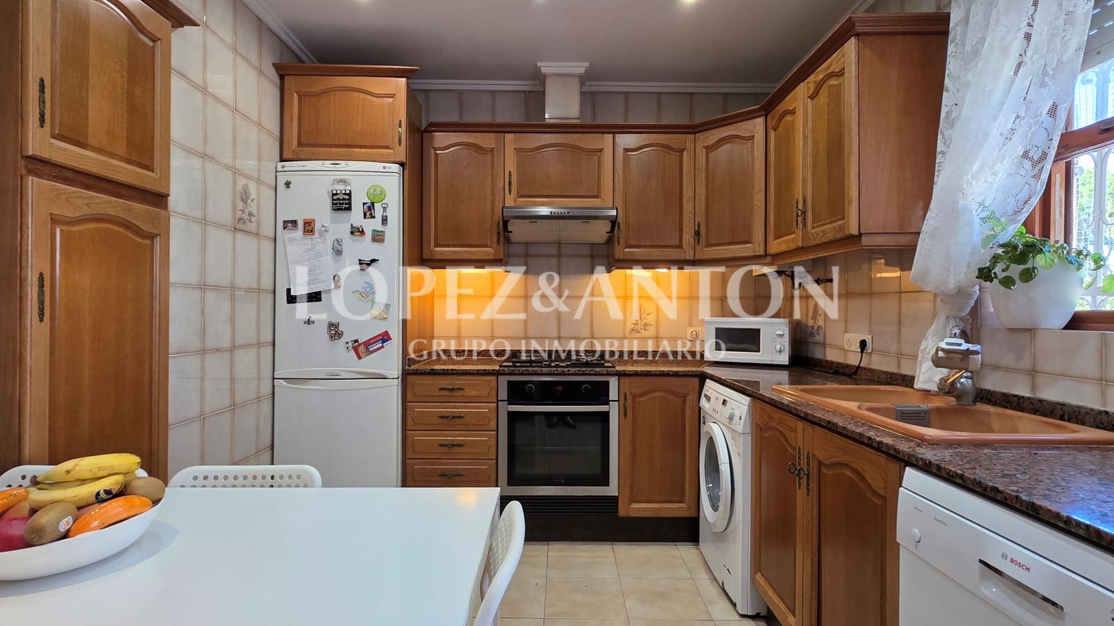 3 soveværelse Villa til salg i L'Eliana med swimmingpool garage - € 890.000 (Ref: 10175508)