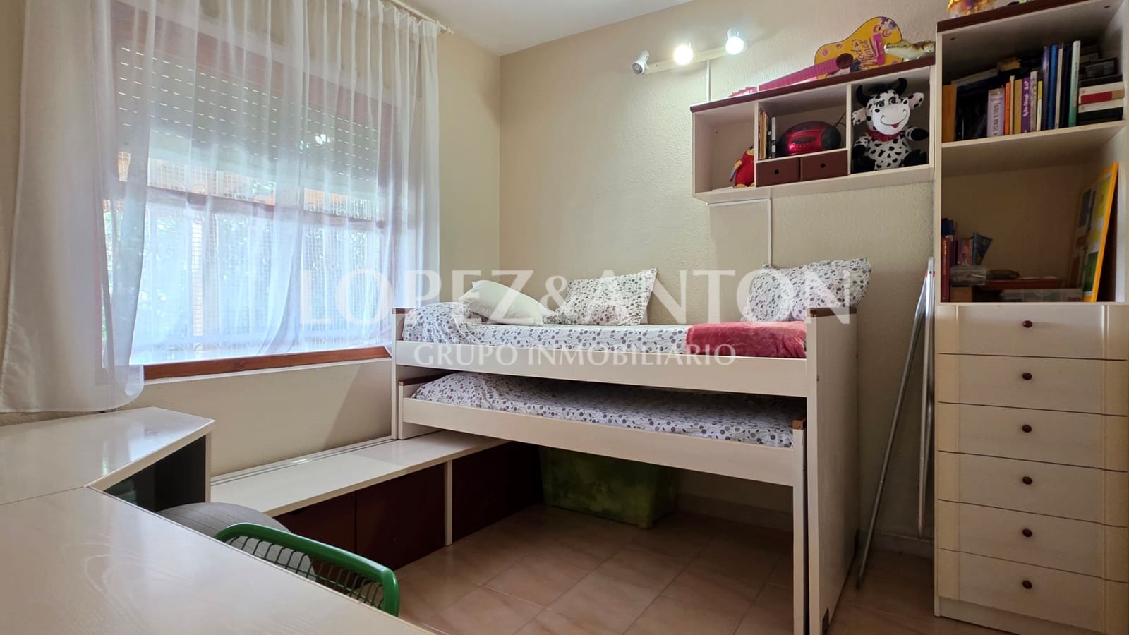 3 soveværelse Villa til salg i L'Eliana med swimmingpool garage - € 890.000 (Ref: 10175508)