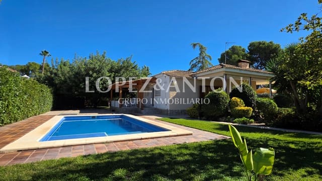 3 Zimmer Villa zu verkaufen in L'Eliana mit Pool Garage - 890.000 € (Ref: 10175508)
