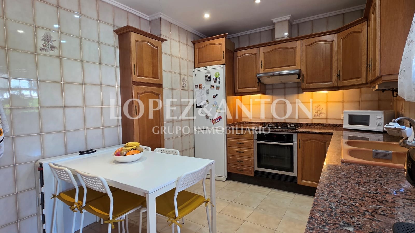 3 soveværelse Villa til salg i L'Eliana med swimmingpool garage - € 890.000 (Ref: 10175508)