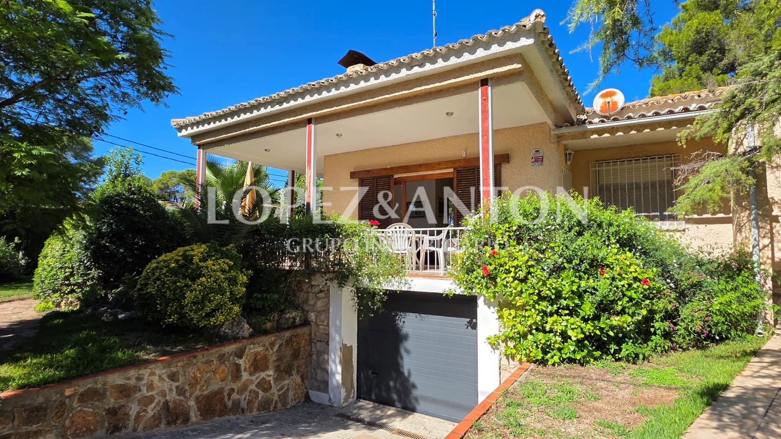 3 soveværelse Villa til salg i L'Eliana med swimmingpool garage - € 890.000 (Ref: 10175508)