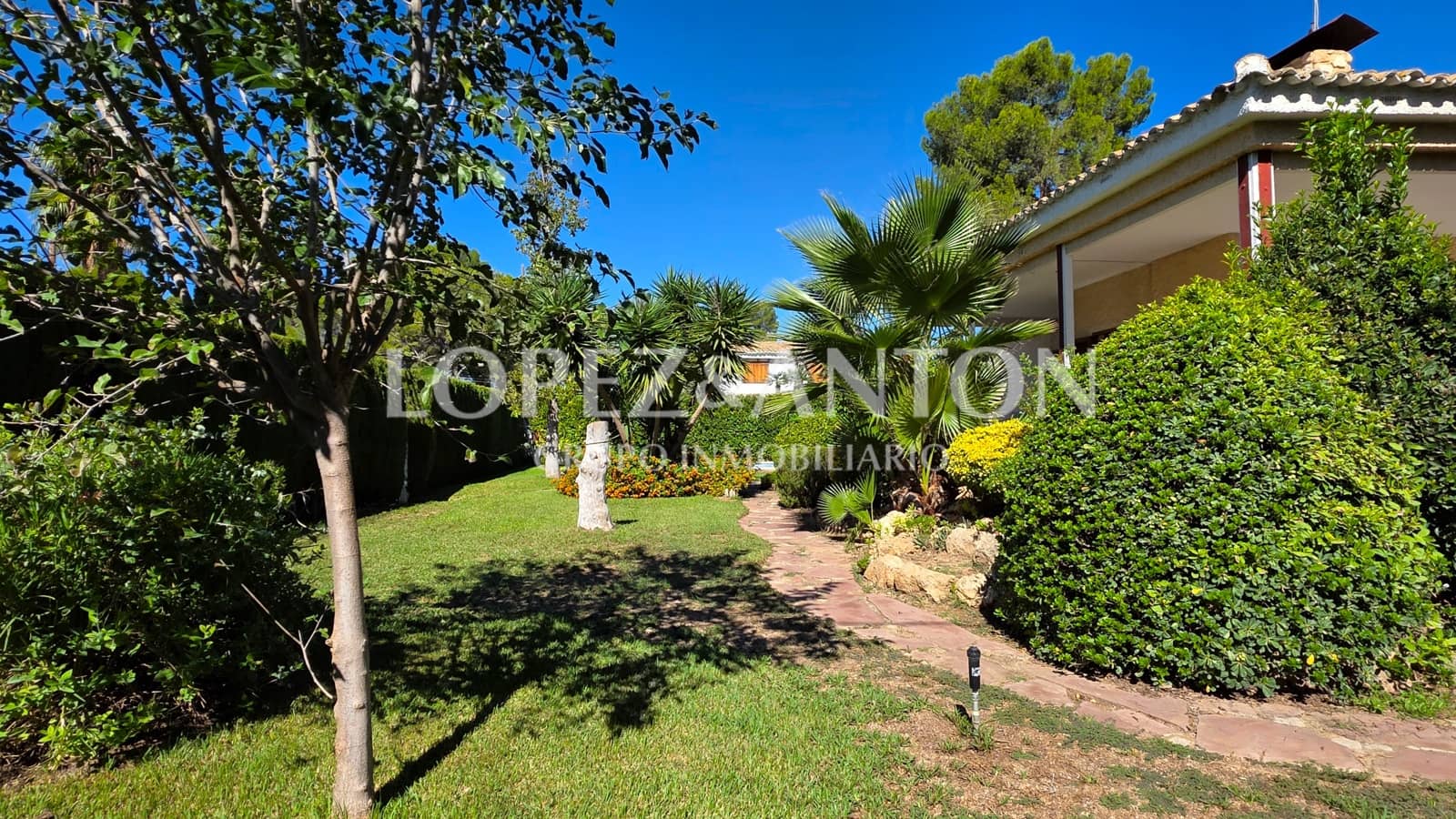 3 soveværelse Villa til salg i L'Eliana med swimmingpool garage - € 890.000 (Ref: 10175508)