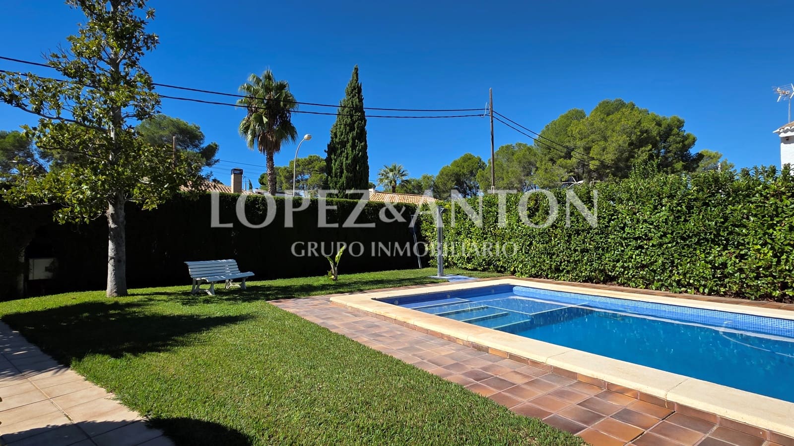 3 soveværelse Villa til salg i L'Eliana med swimmingpool garage - € 890.000 (Ref: 10175508)