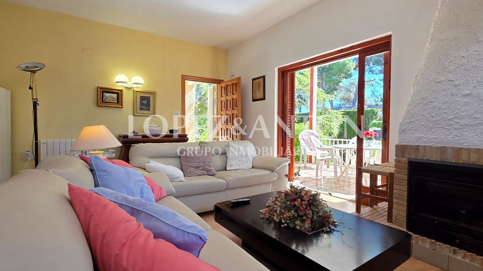 3 soveværelse Villa til salg i L'Eliana med swimmingpool garage - € 890.000 (Ref: 10175508)