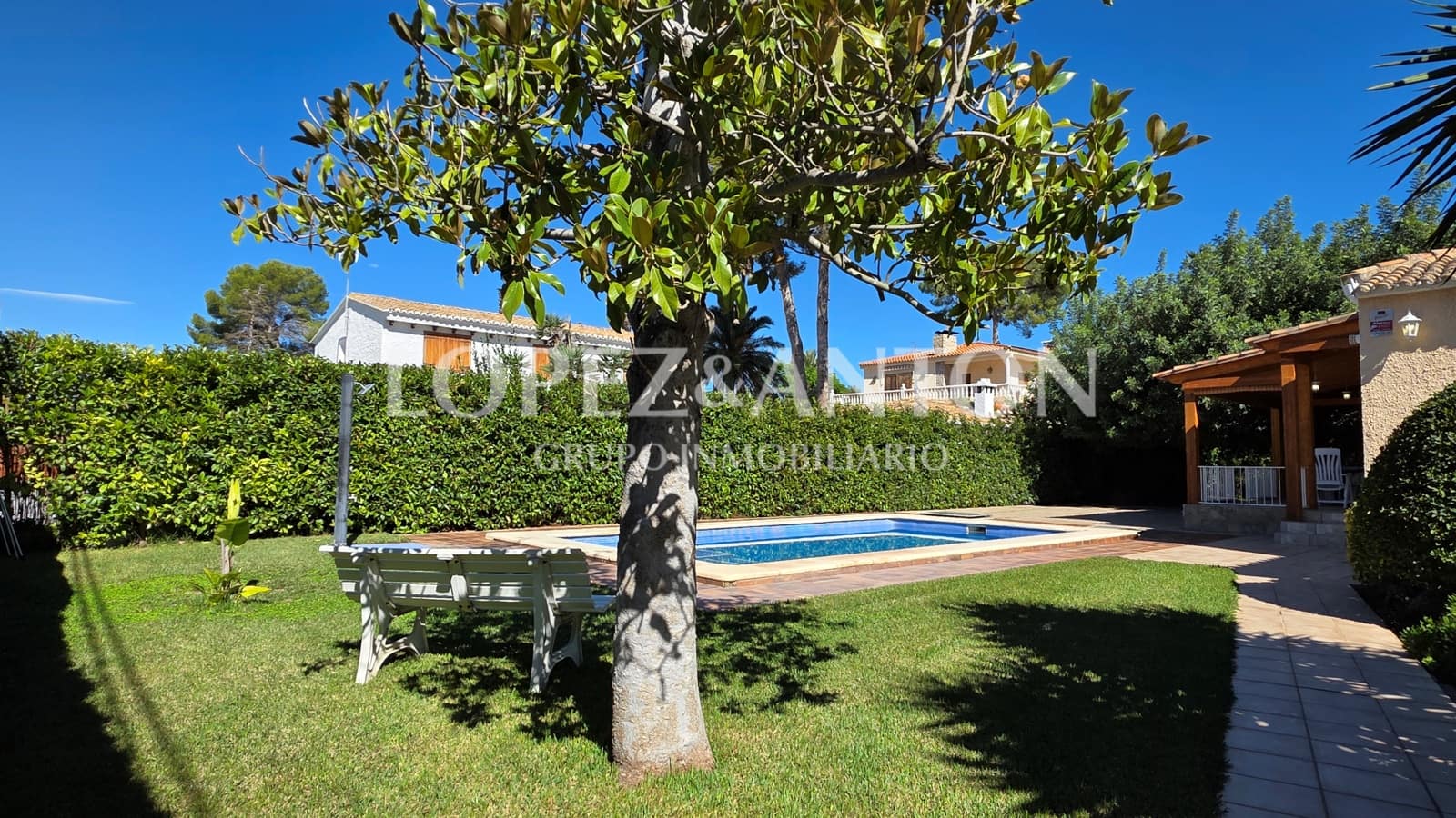 3 soveværelse Villa til salg i L'Eliana med swimmingpool garage - € 890.000 (Ref: 10175508)