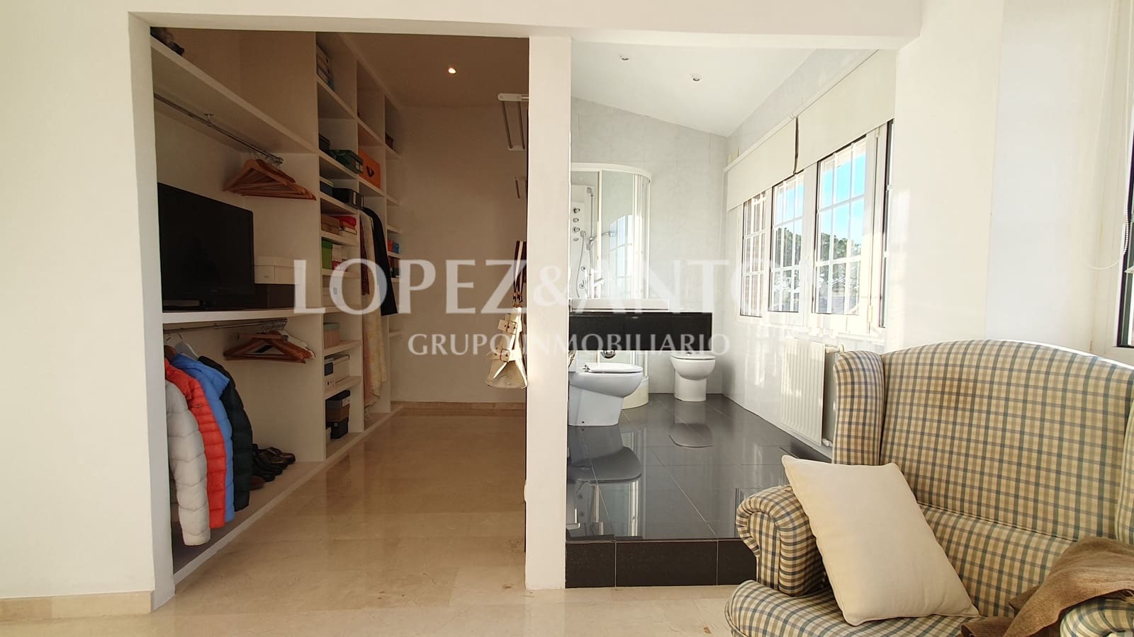 5 bedroom Villa for sale in L'Eliana with pool garage - € 995,000 (Ref: 8054594)