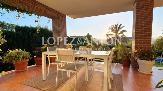 5 soveværelse Villa til salg i L'Eliana med swimmingpool garage - € 995.000 (Ref: 8054594)