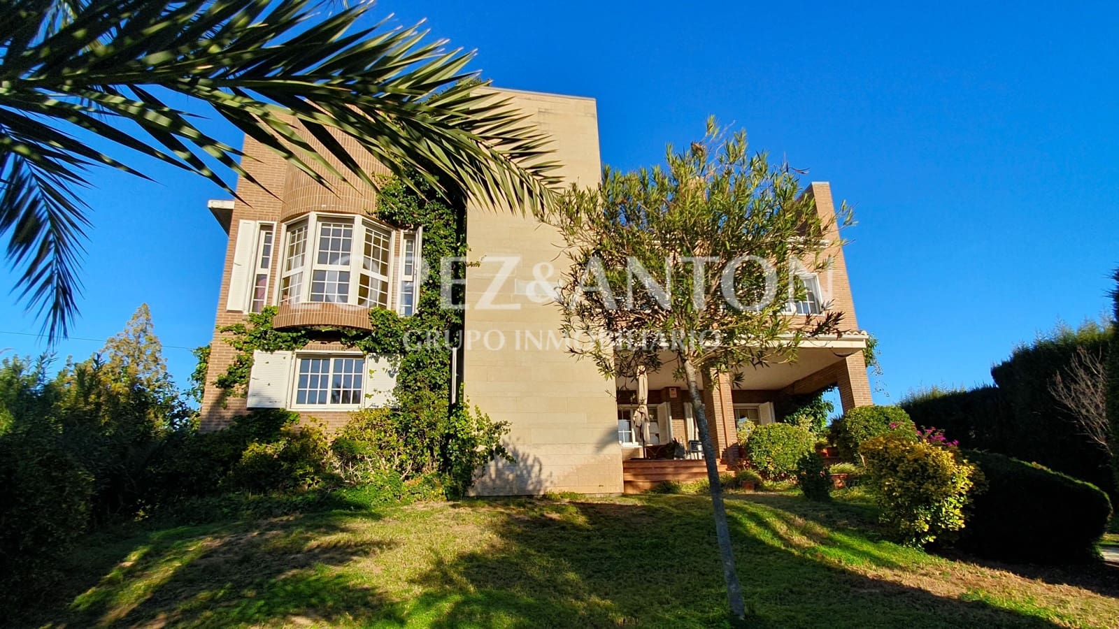 5 bedroom Villa for sale in L'Eliana with pool garage - € 995,000 (Ref: 8054594)