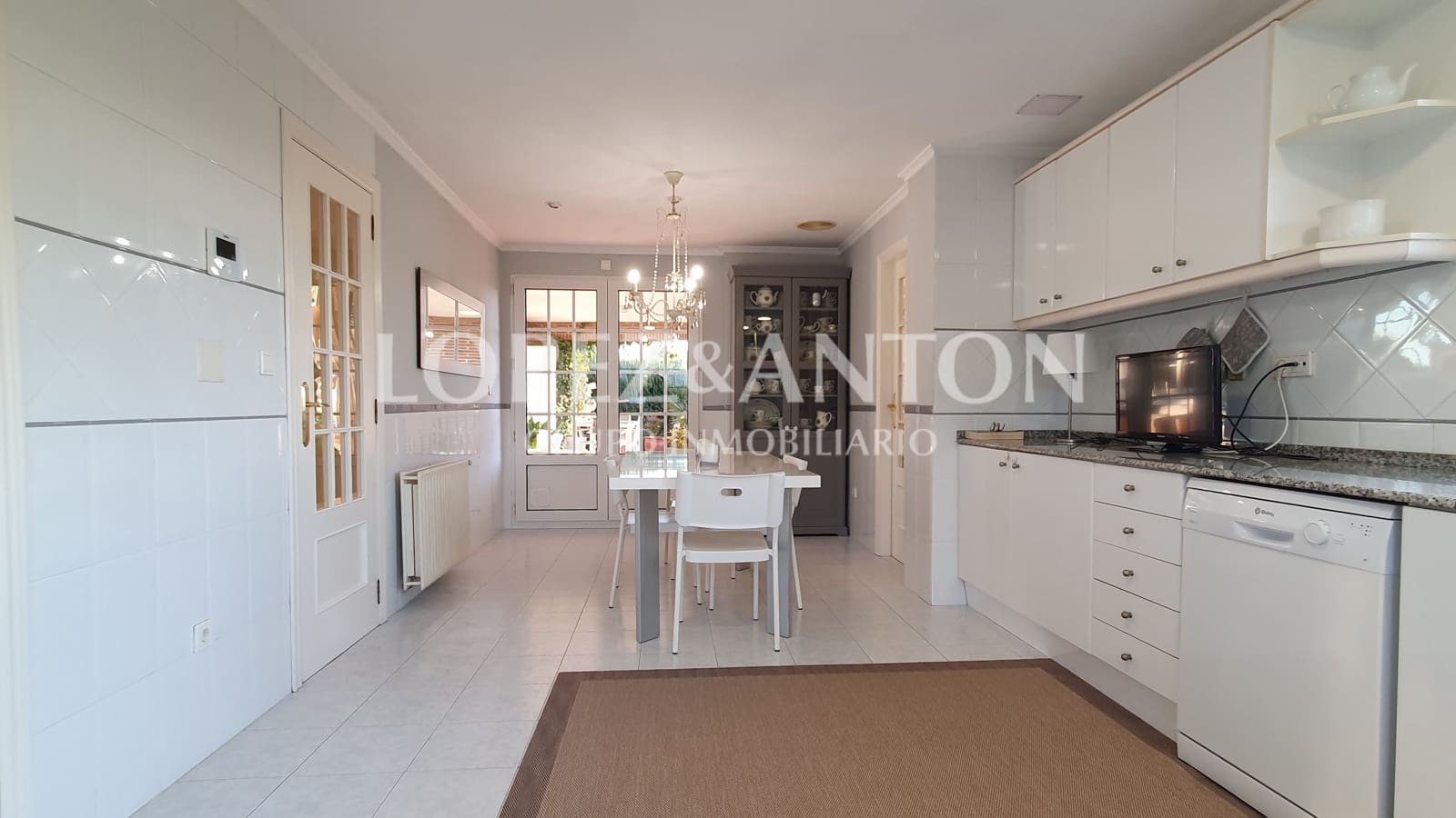 5 bedroom Villa for sale in L'Eliana with pool garage - € 995,000 (Ref: 8054594)