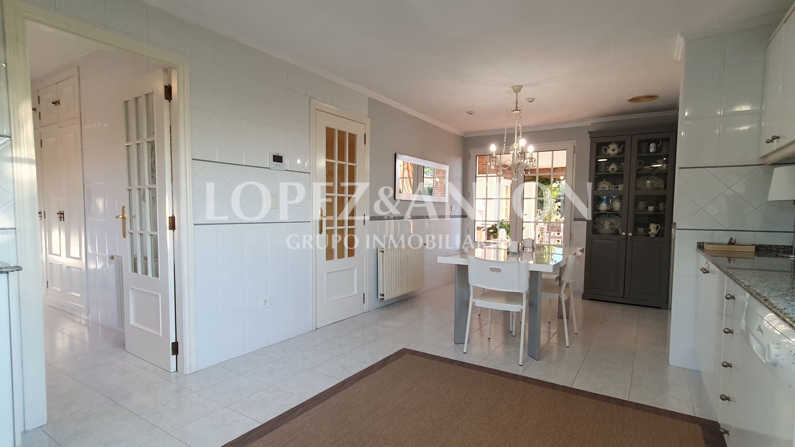 5 bedroom Villa for sale in L'Eliana with pool garage - € 995,000 (Ref: 8054594)