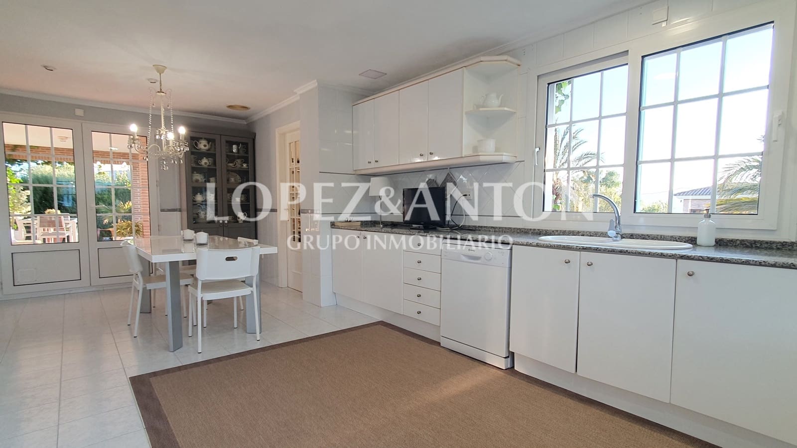 5 bedroom Villa for sale in L'Eliana with pool garage - € 995,000 (Ref: 8054594)