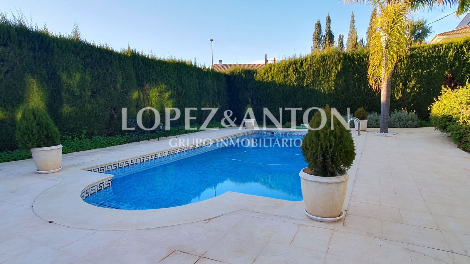 5 bedroom Villa for sale in L'Eliana with pool garage - € 995,000 (Ref: 8054594)