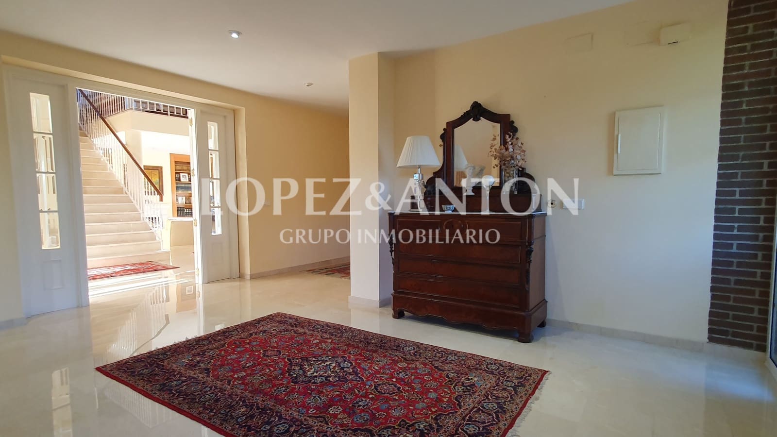 5 bedroom Villa for sale in L'Eliana with pool garage - € 995,000 (Ref: 8054594)